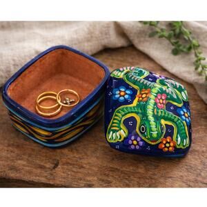 Vintage Mexican Talavera Clay Art  Pottery Lizard  Trinket Jewelry Box Colorful
